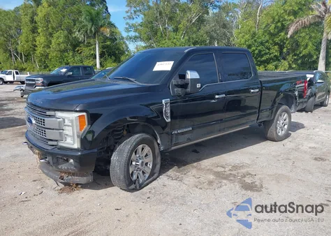 2017 Ford F-250 Platinum z USA, uszkodzony, nr VIN 1FT7W2BT5HEF31189